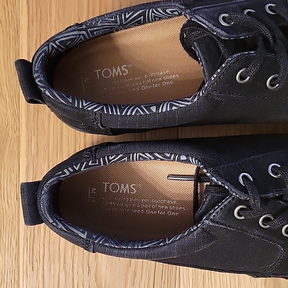 Toms shoes - Picture 2 of 4